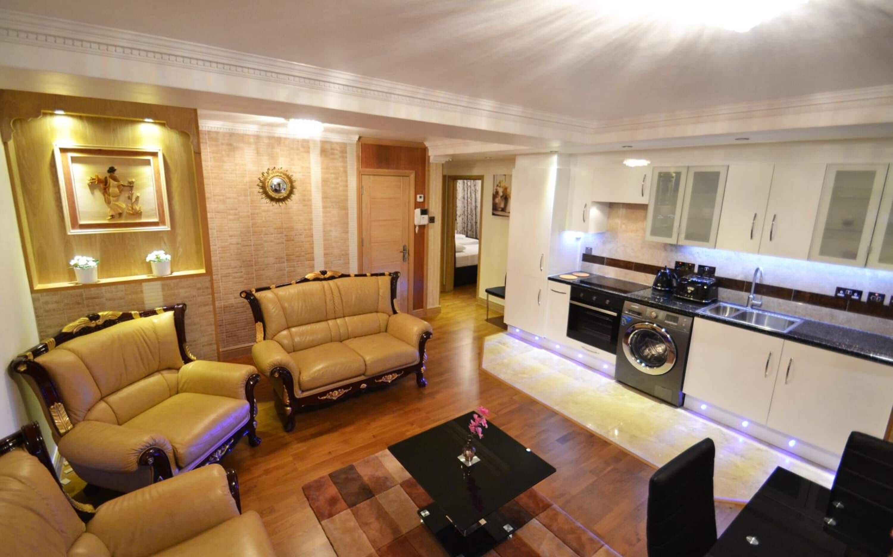 Hyde Park Suites – Standard Studio (2 Adults) photo 3