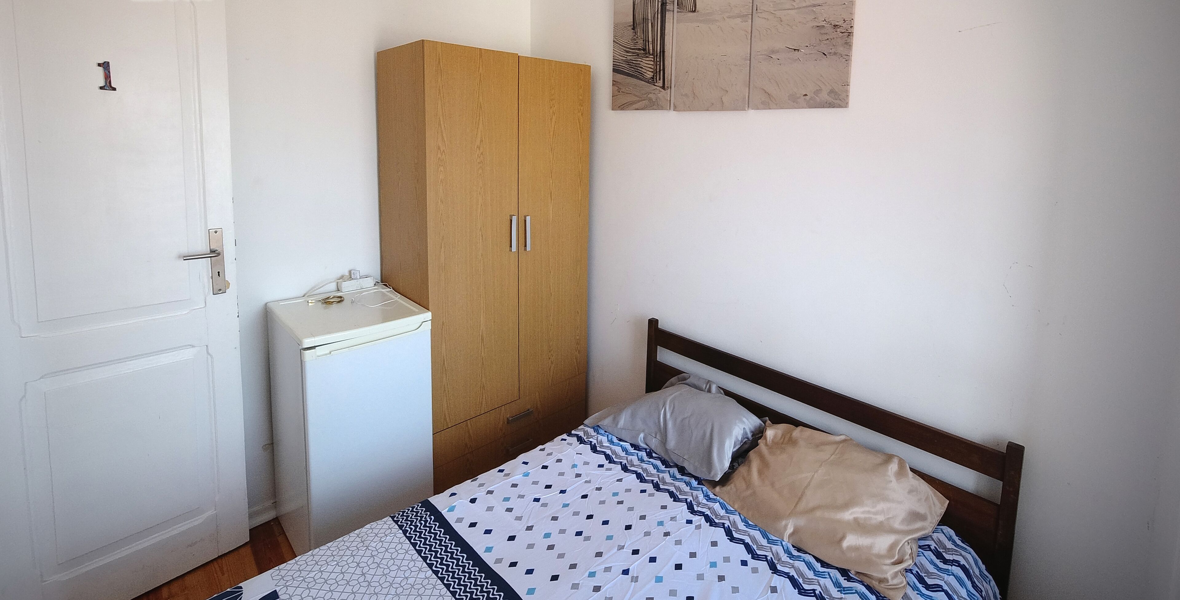 Lisbon Guesthouse – Budget Double Room photo 8