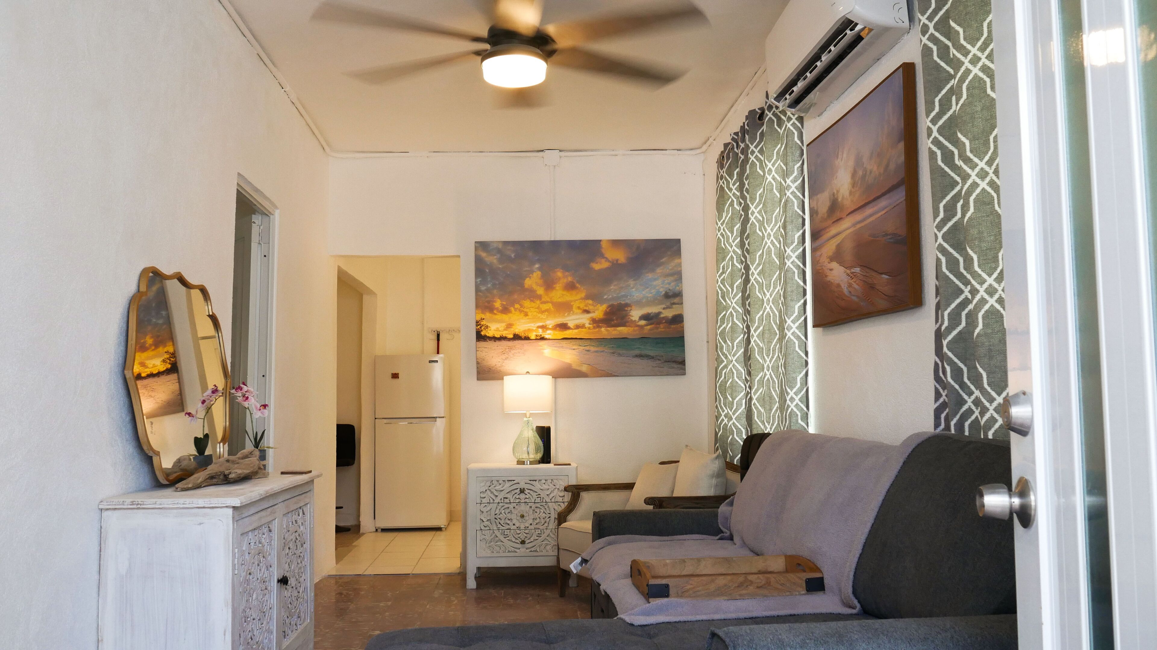 2 bedroom apartment 5 min walk to the beach! photo 6