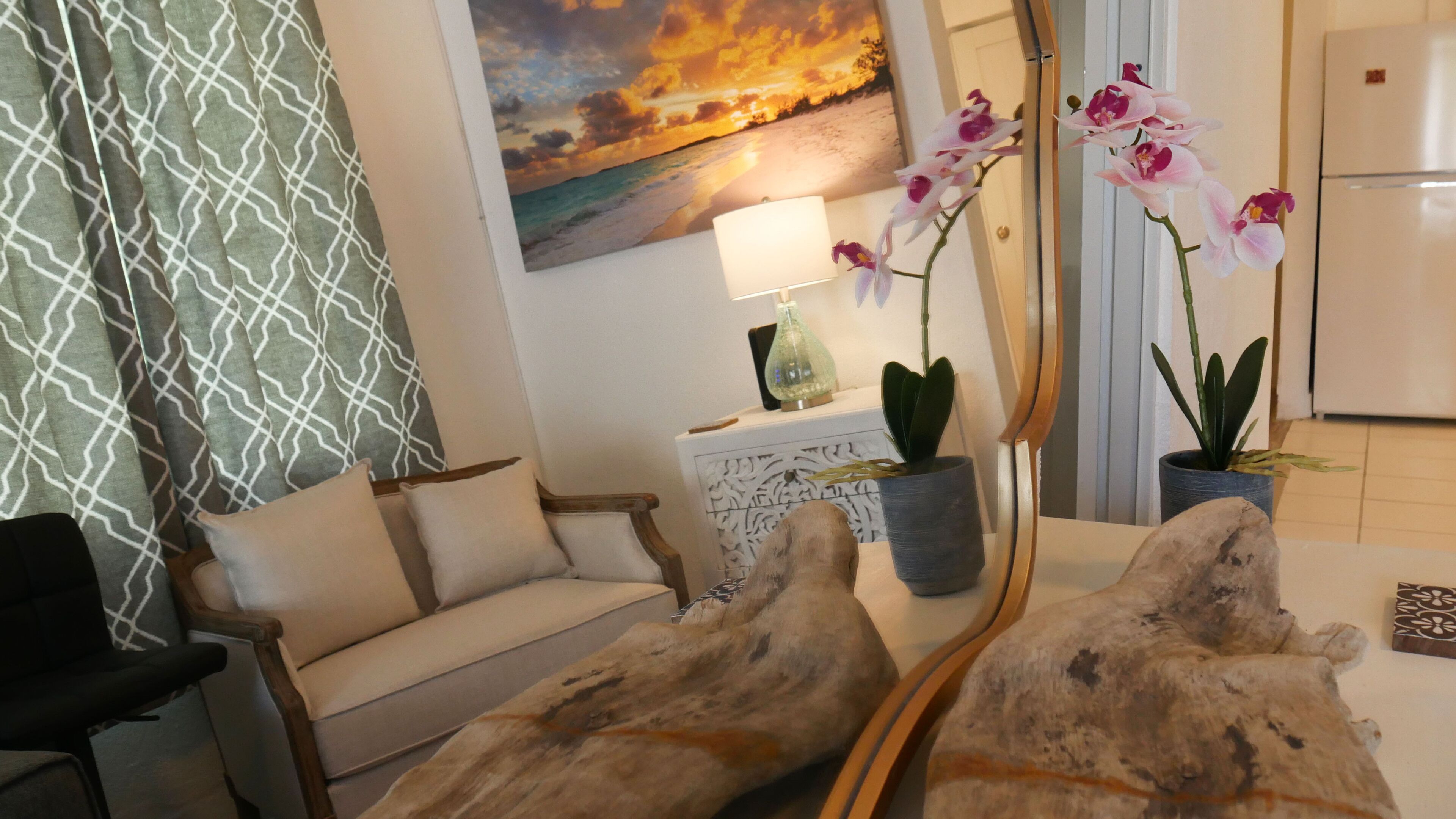 2 bedroom apartment 5 min walk to the beach! photo 8
