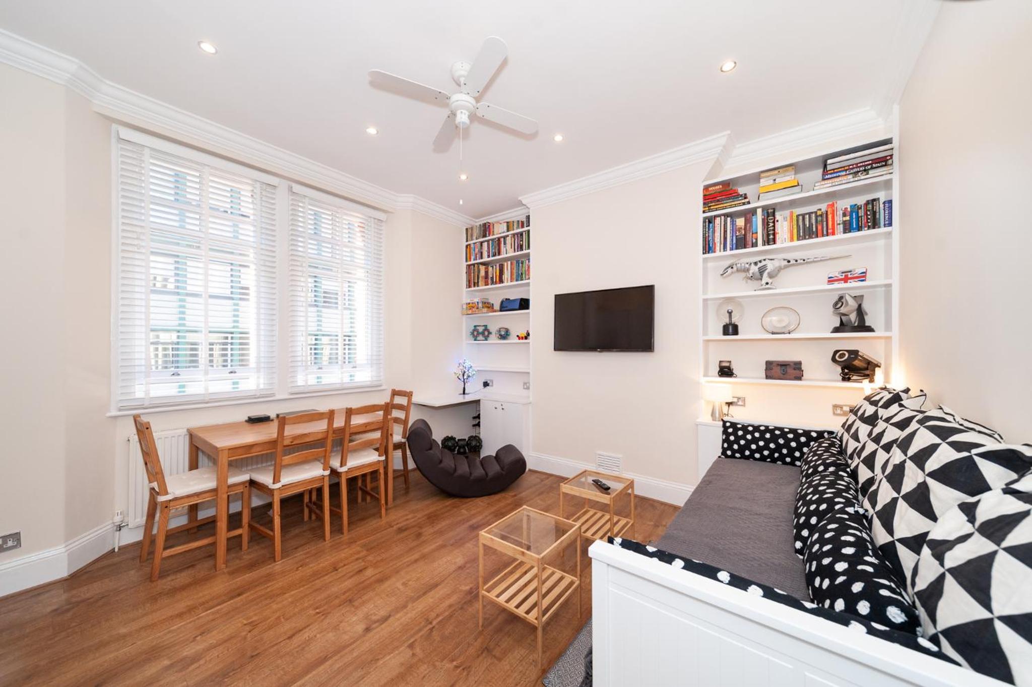Central London Apartment – Great Location – Two-Bedroom Apartment photo 6
