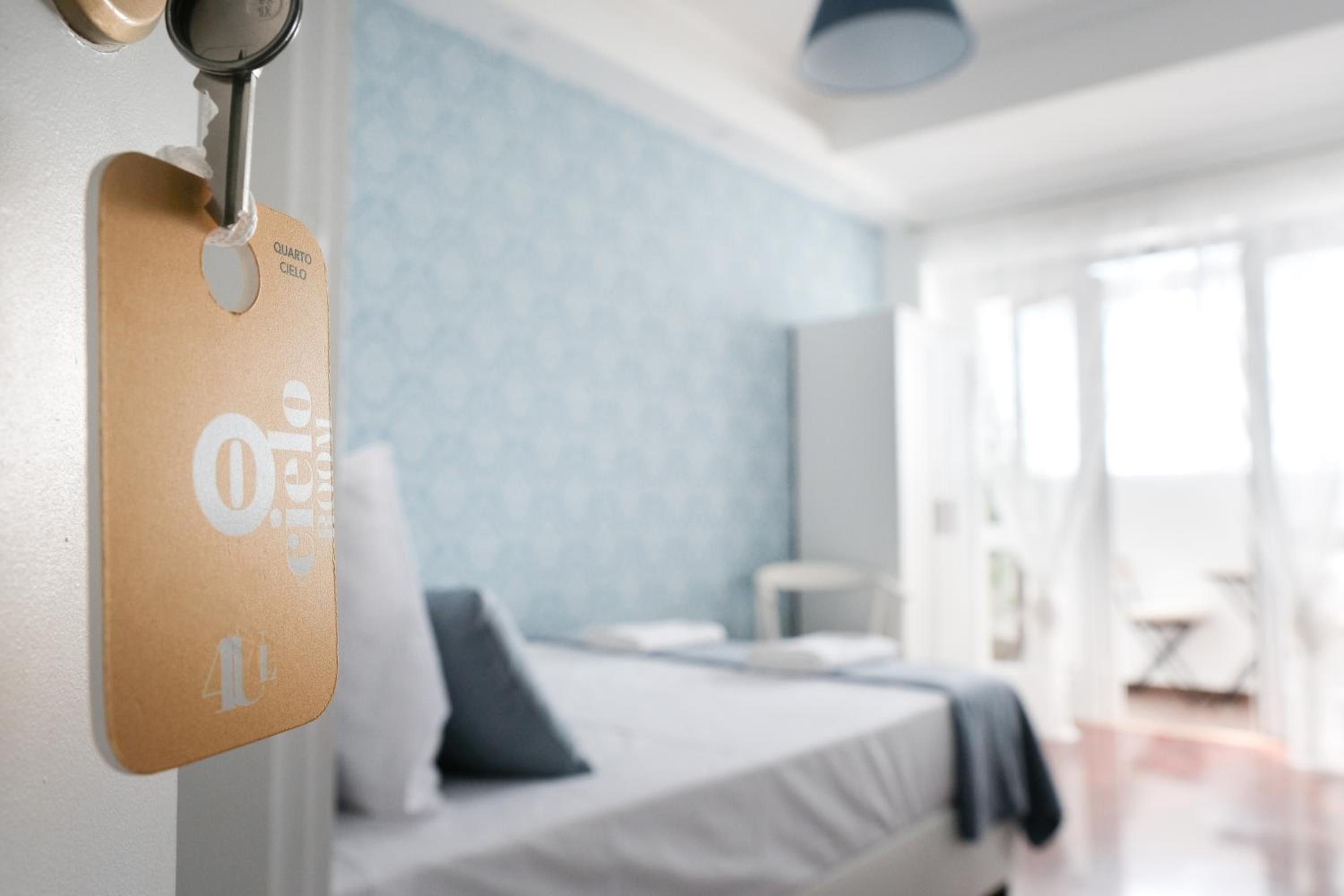 4U Lisbon Suites Guesthouse VII Airport – Deluxe Double Room with Balcony photo 6