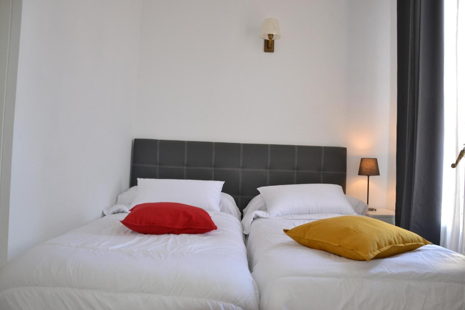 Lux Penthouse gran vía – Twin Room with Bathroom photo 2
