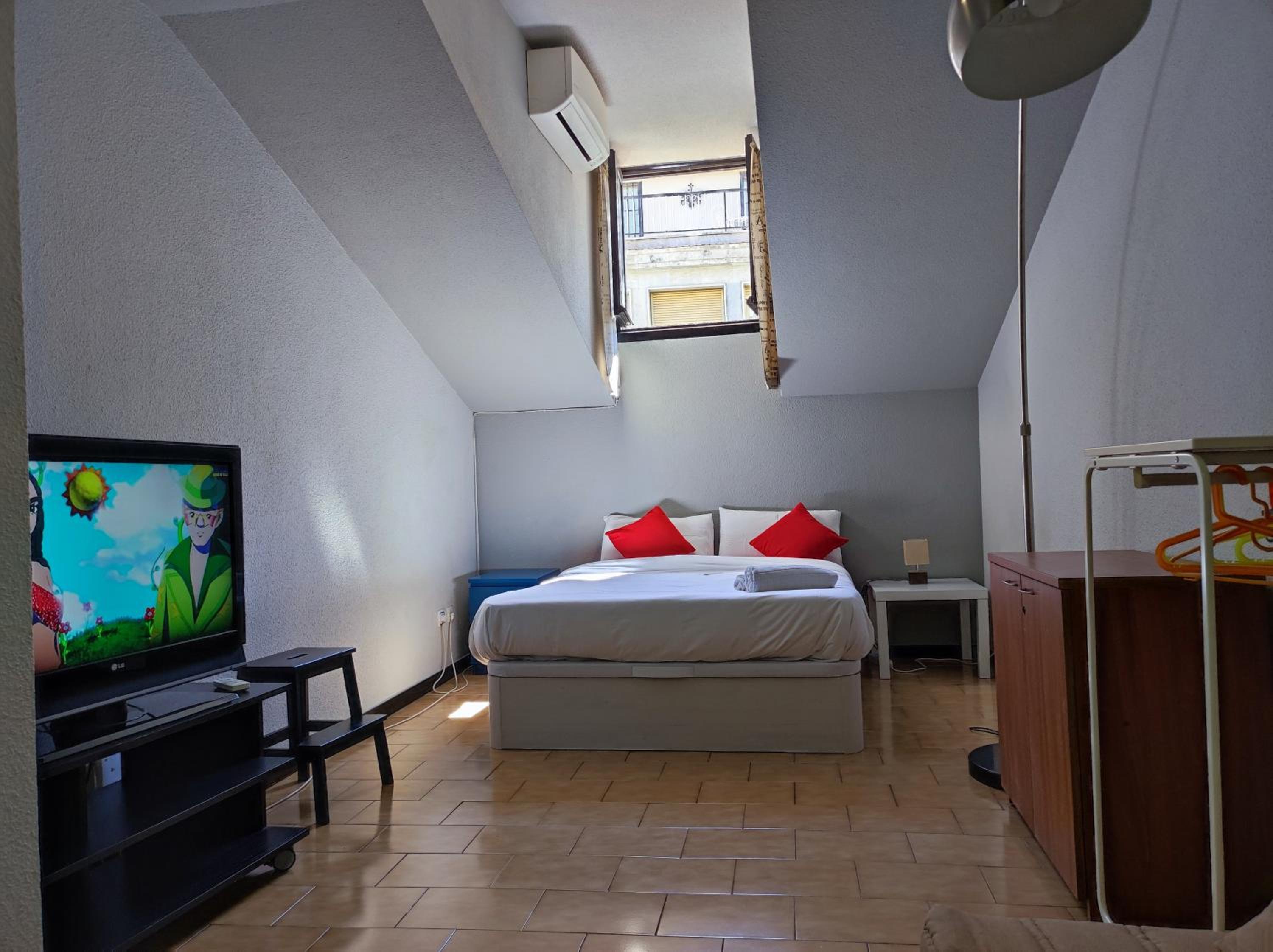 Aparment Puerta de sol – Two-Bedroom Apartment photo 7