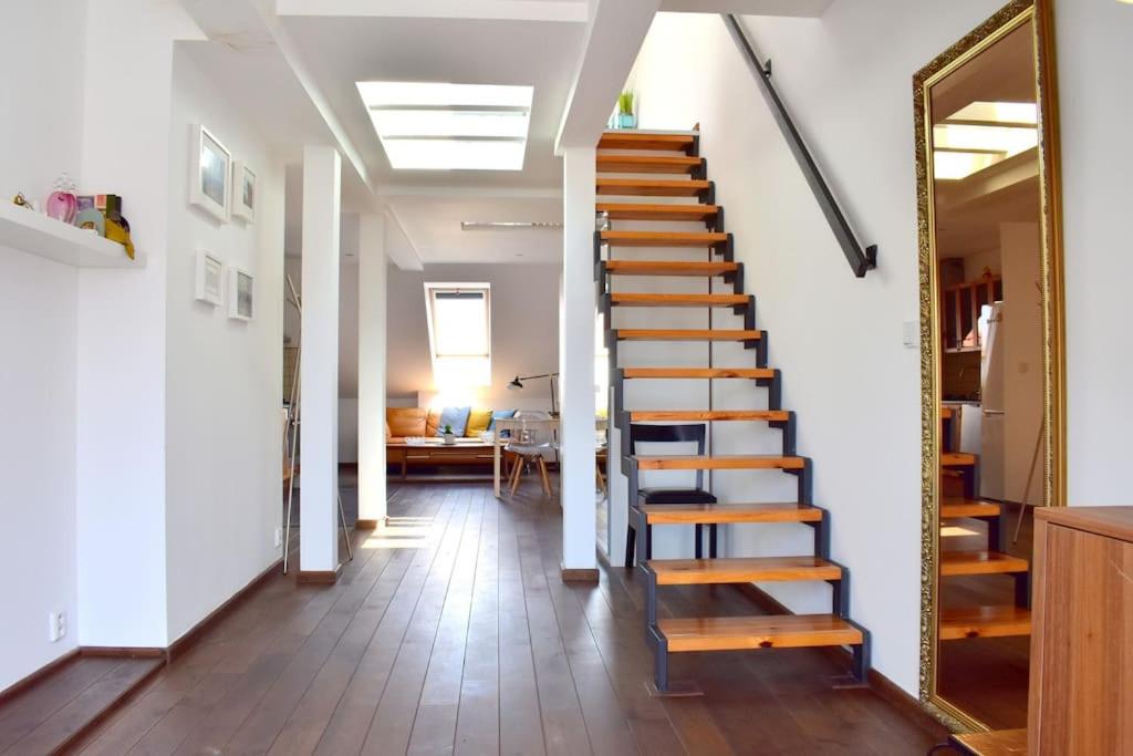 Lux Duplex rooftop loft with an amazing terrace & home cinema – Entire Place