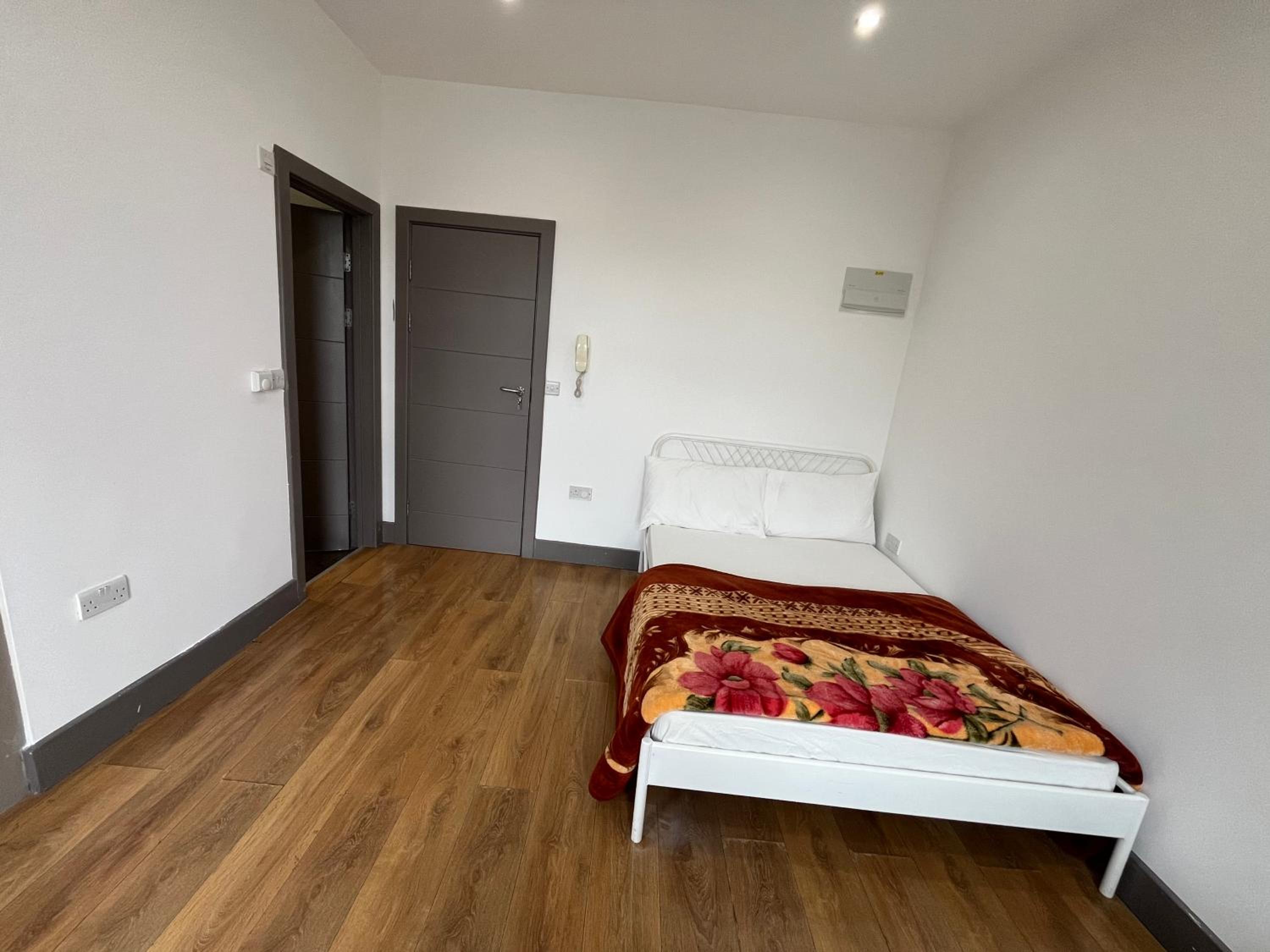 Anerly Road – Apartment photo 4