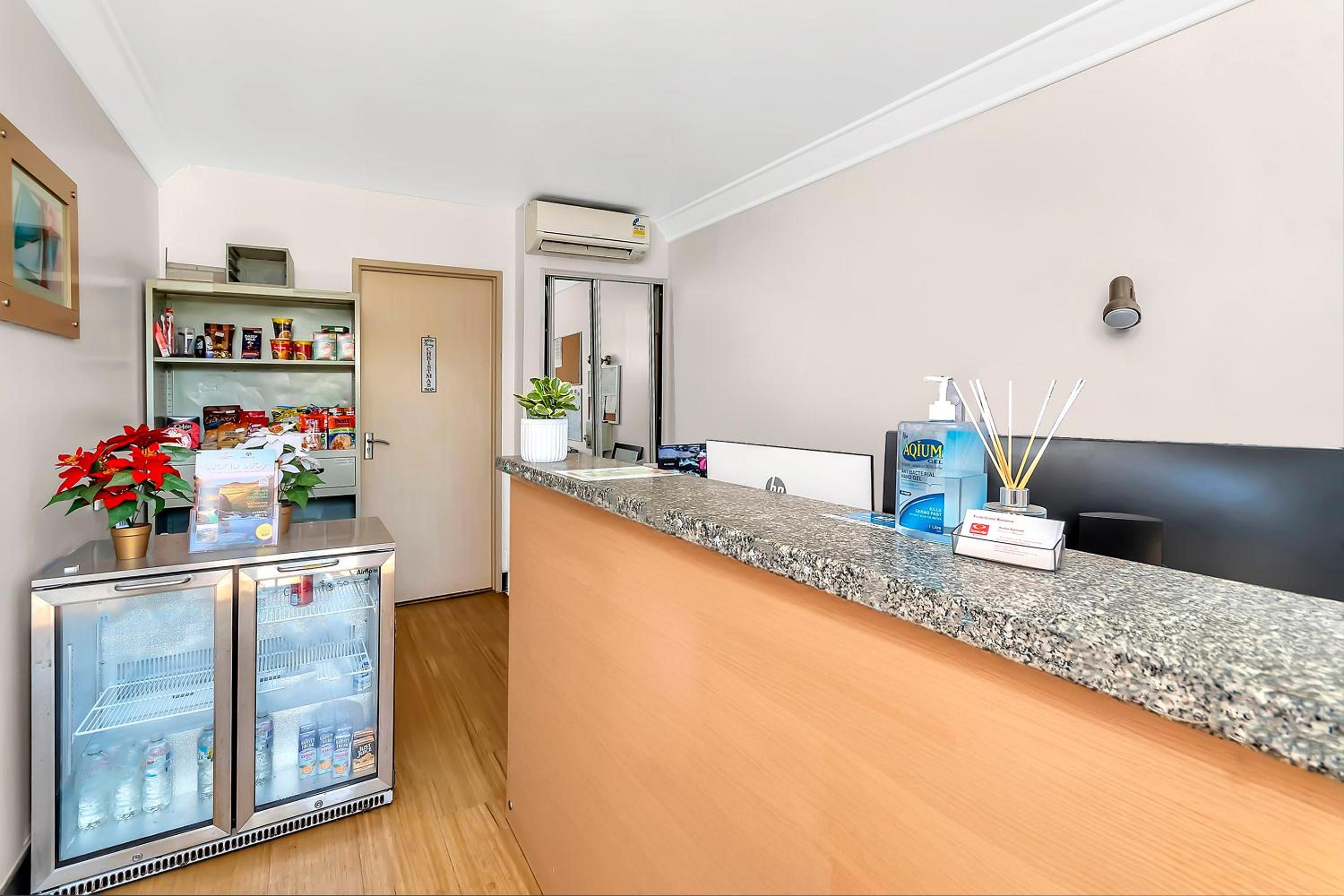 Econo Lodge Karratha - Standard Twin Room photo 5
