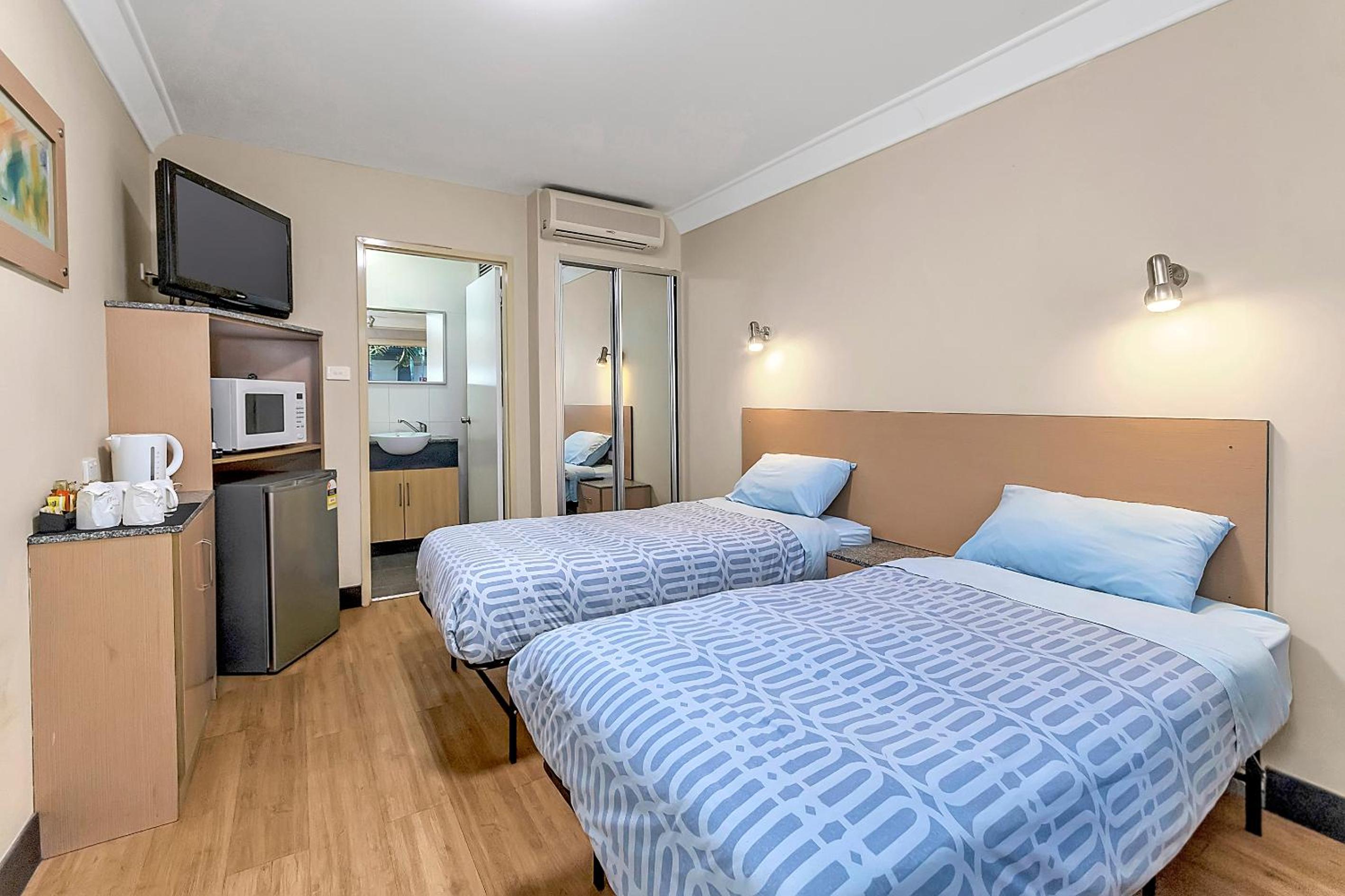 Econo Lodge Karratha - Standard Twin Room photo 2