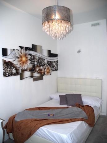LUXOR ECO ROMA CASA E APPARTAMENTO PER VACANZE IN CENTRO Piazza Bologna, Colosseo, Piazza di Spagna, Vaticano, San Pietro, Sapienza, Fontana di Trevi, Piaz – Deluxe Queen Room photo 9