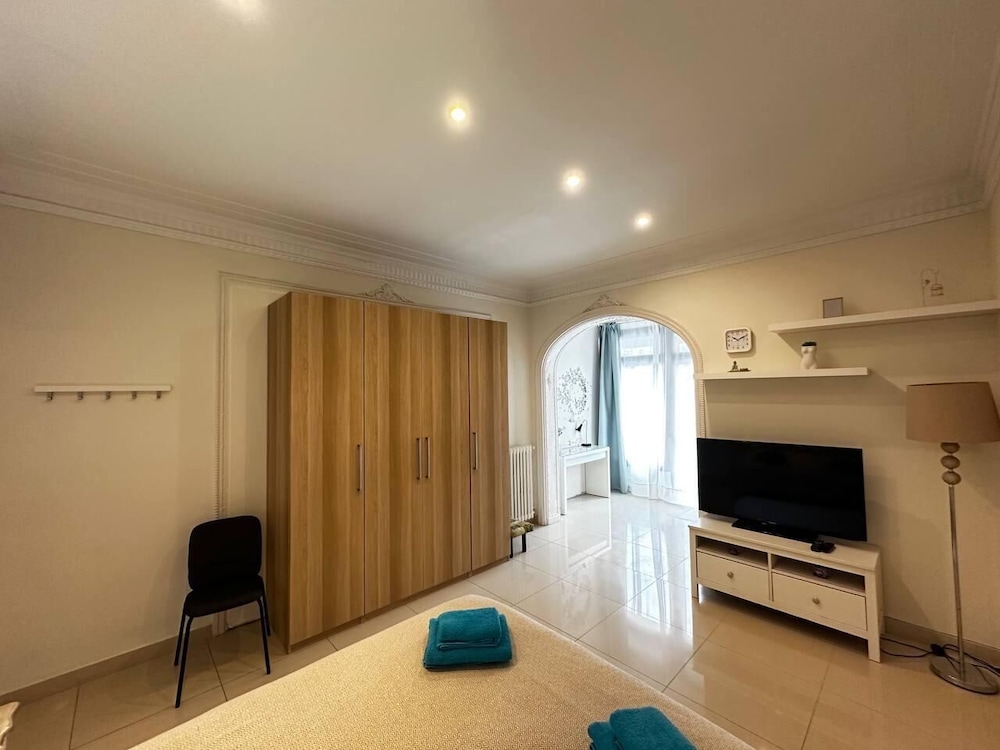 Rooms Gran Via photo 8